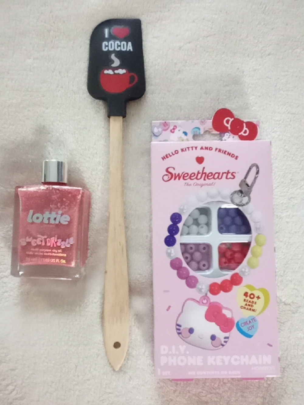BUNDLE LOTTIE LONDON SWEET DRIZZLE + SPAT + HELLO KITTY D.I.Y. PHONE KEY CHAIN!